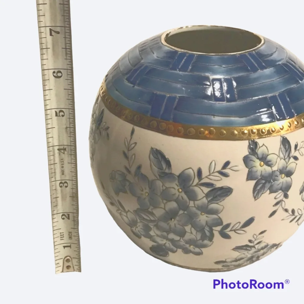 N/A round blue